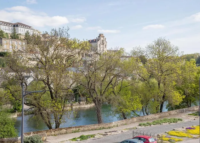 Superbe Dans Le Centre Historique Apartament Poitiers